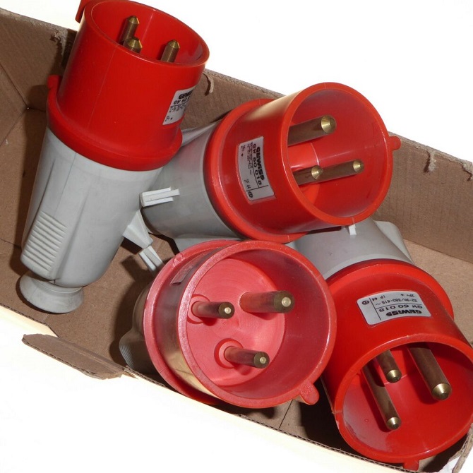 Industrial 3 Phase Power Plug - Uses and Benefits