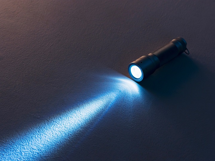 A Simple Guide to Buying a LED Flashlight - Things to Consider